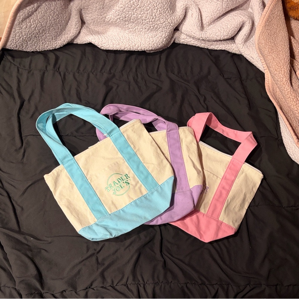 Trader Joe’s tote bags with zipper